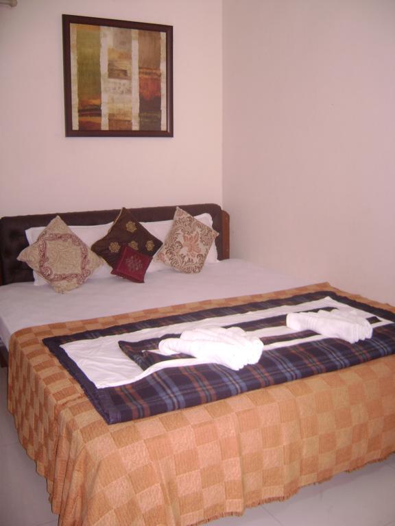Innra Guest House Калькутта Номер фото
