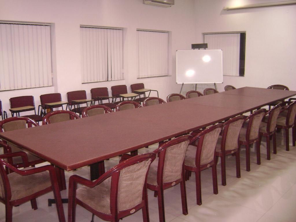 Innra Guest House Калькутта Экстерьер фото