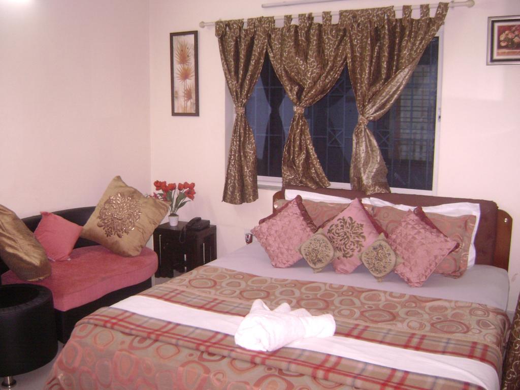 Innra Guest House Калькутта Номер фото