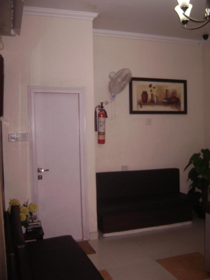 Innra Guest House Калькутта Экстерьер фото